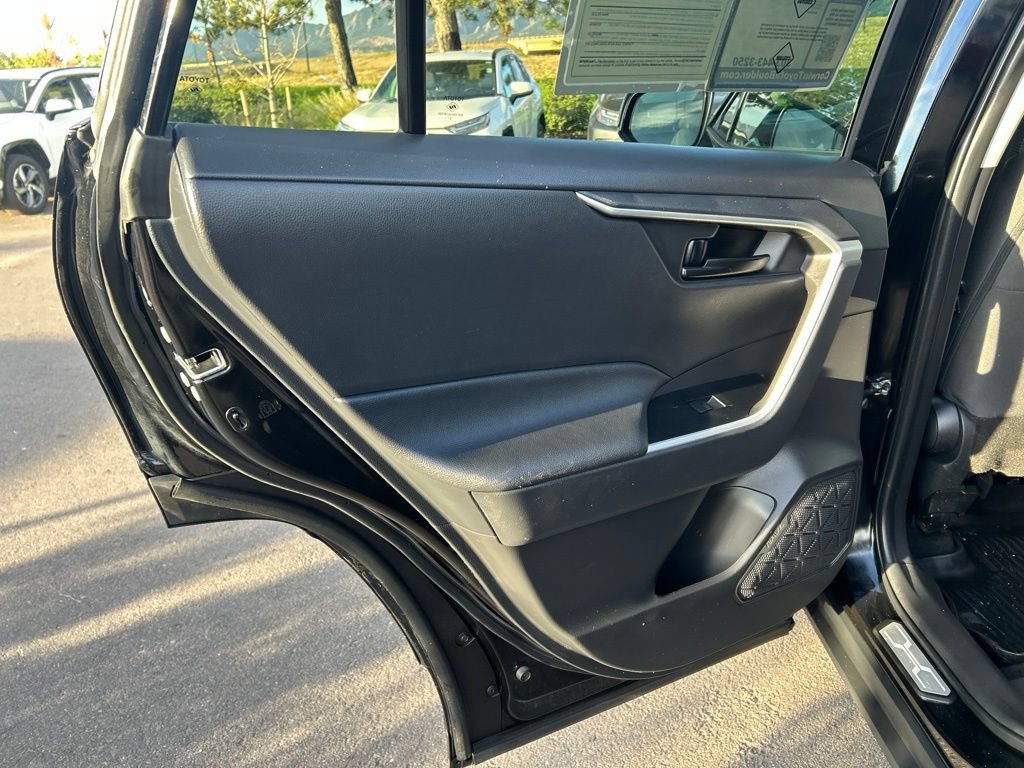 Used 2023 Toyota RAV4 LE AWD/4WD image 18