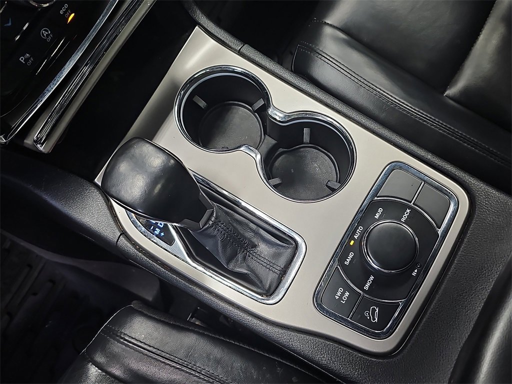 Used 2021 Jeep Grand Cherokee Limited w/ Sun & Sound Group image 24