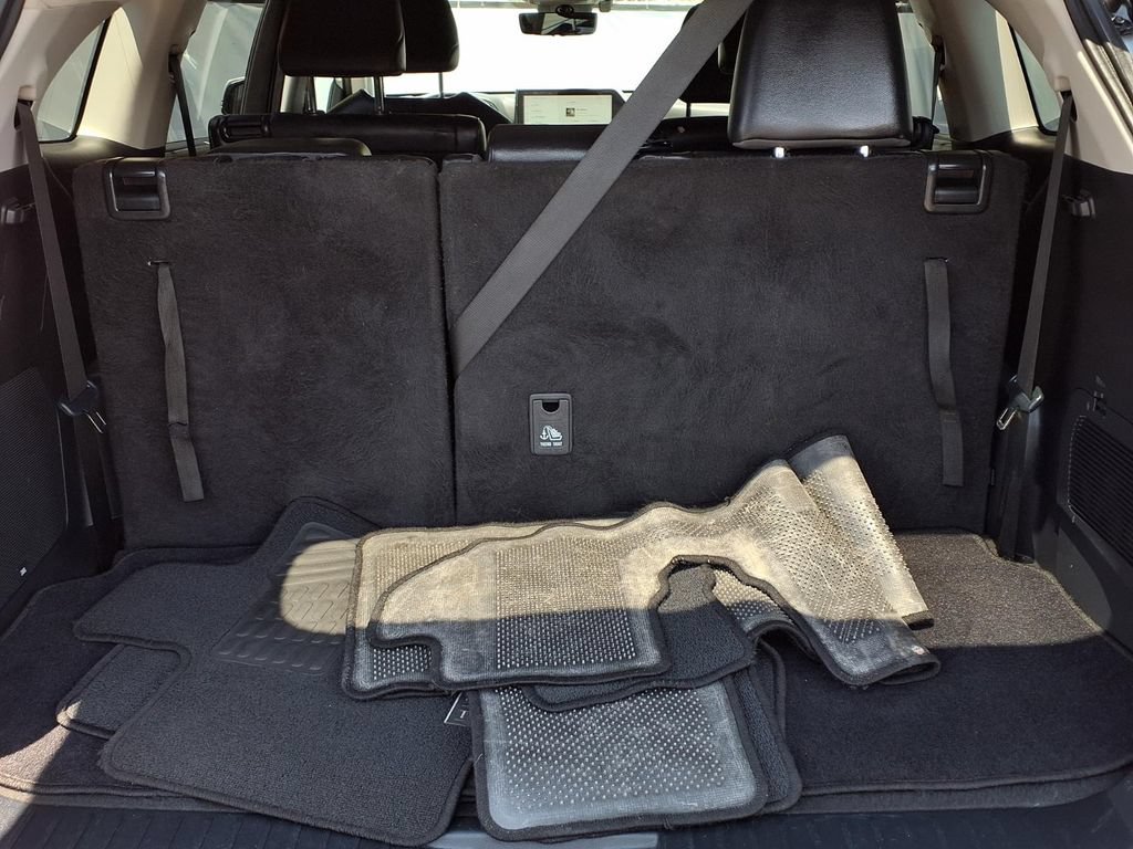 Used 2023 Toyota Highlander Platinum FWD image 7