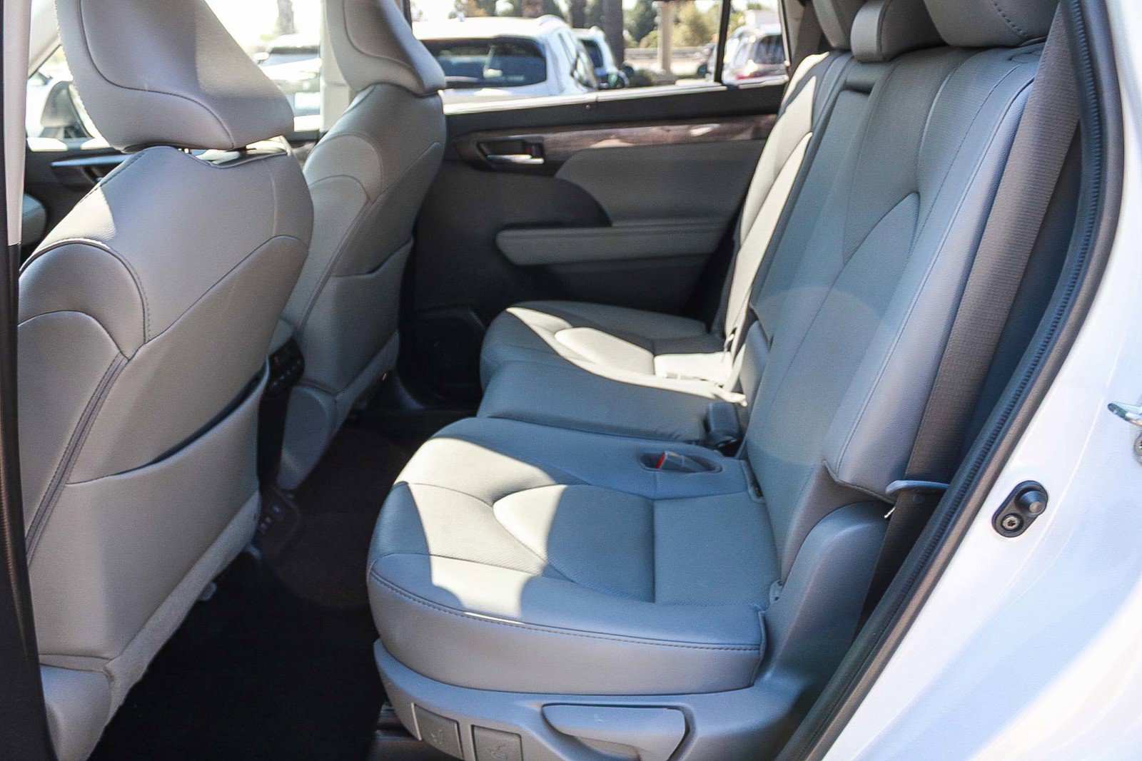 Used 2021 Toyota Highlander Limited FWD image 18
