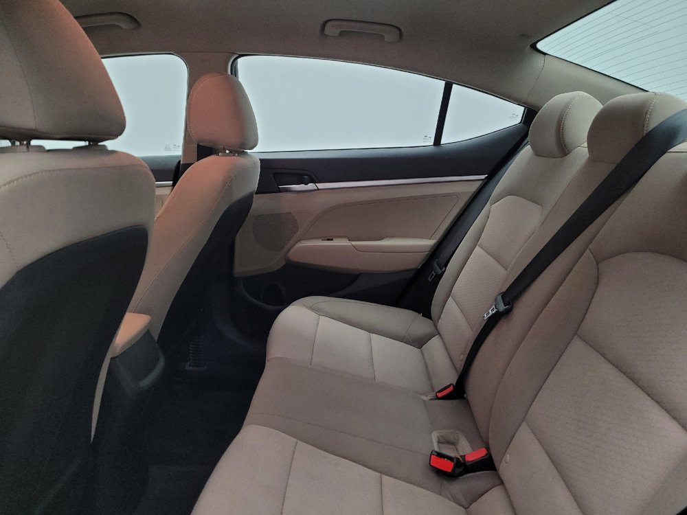 Used 2020 Hyundai Elantra SE image 18