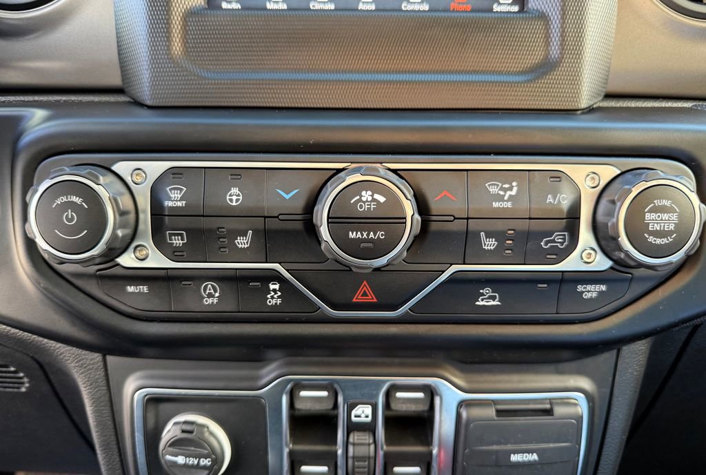 Used 2022 Jeep Gladiator Willys image 24