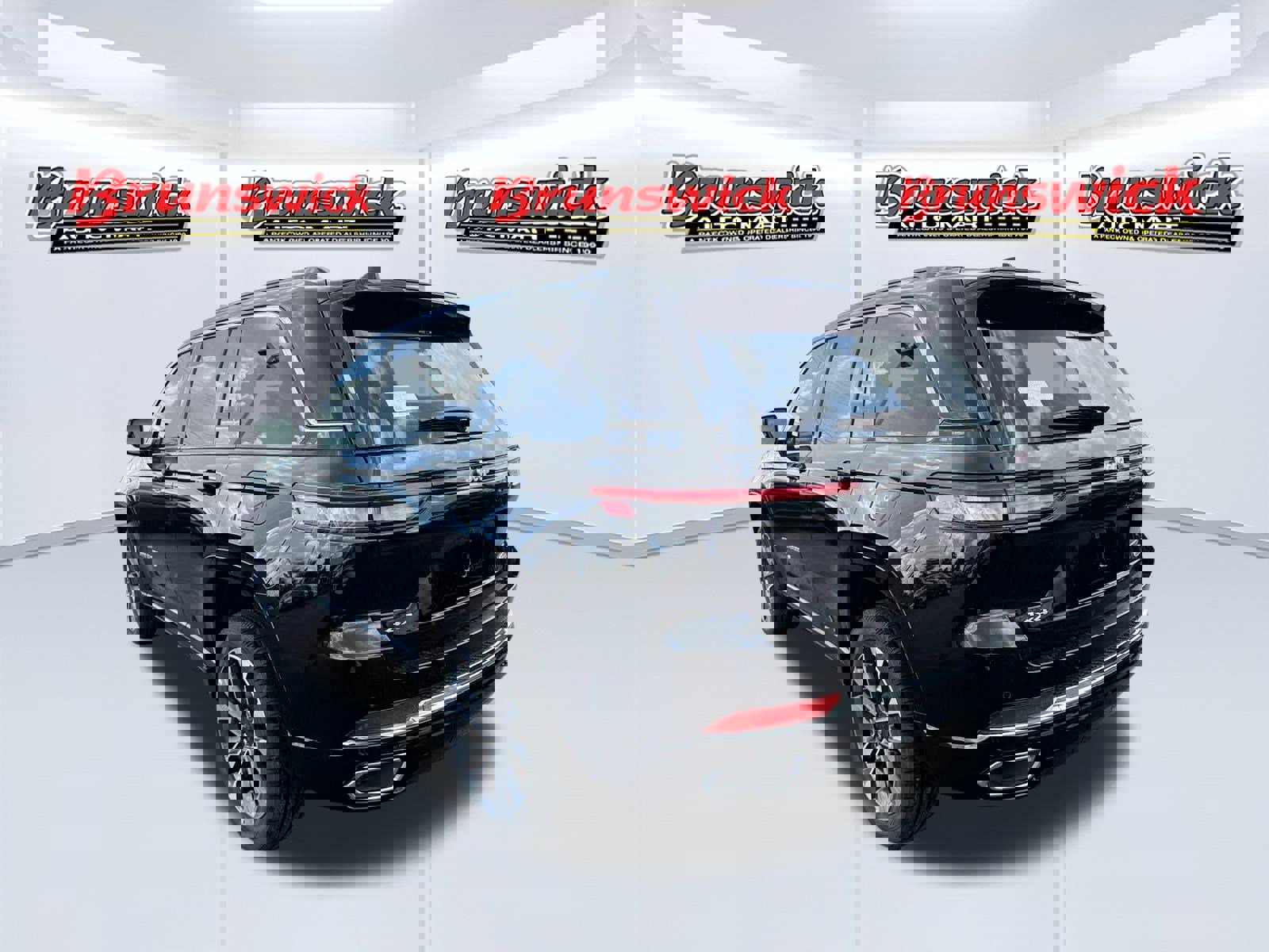 New 2025 Jeep Grand Cherokee Overland w/ Luxury Tech Group IV image 4