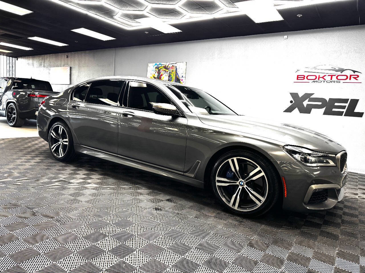 Used 2016 BMW 750i image 2