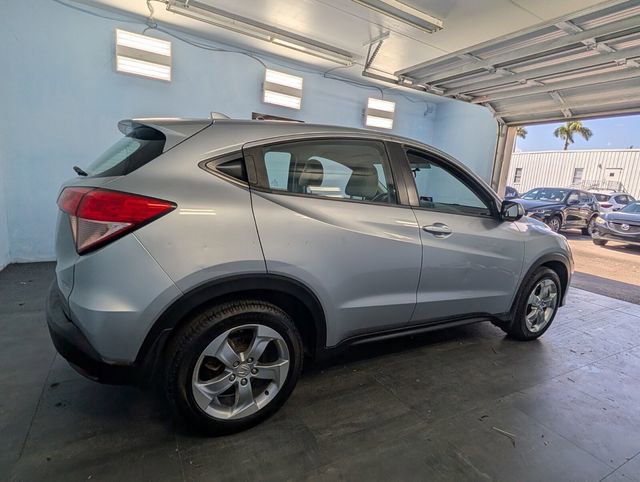 Used 2017 Honda HR-V LX image 11