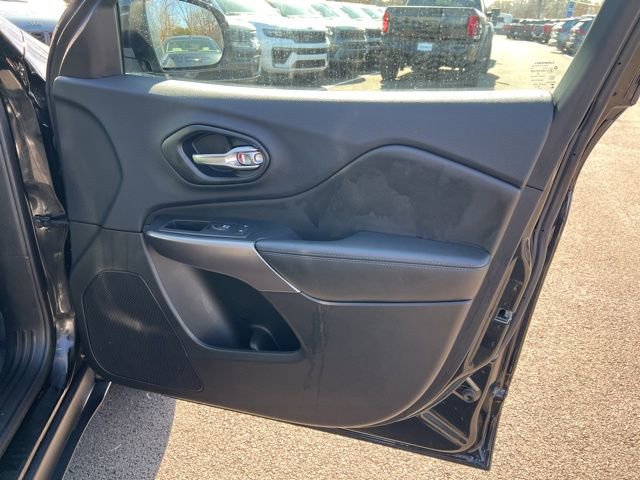 Used 2019 Jeep Cherokee Latitude Plus image 27