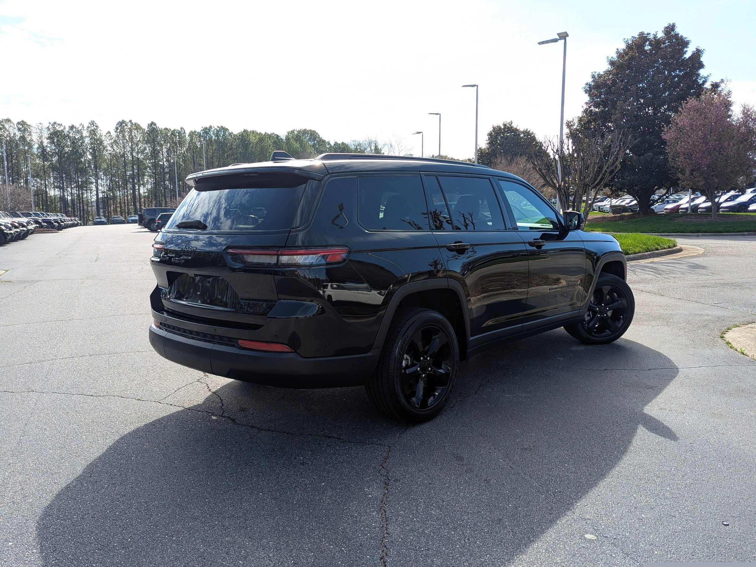 Certified 2023 Jeep Grand Cherokee L Laredo image 5