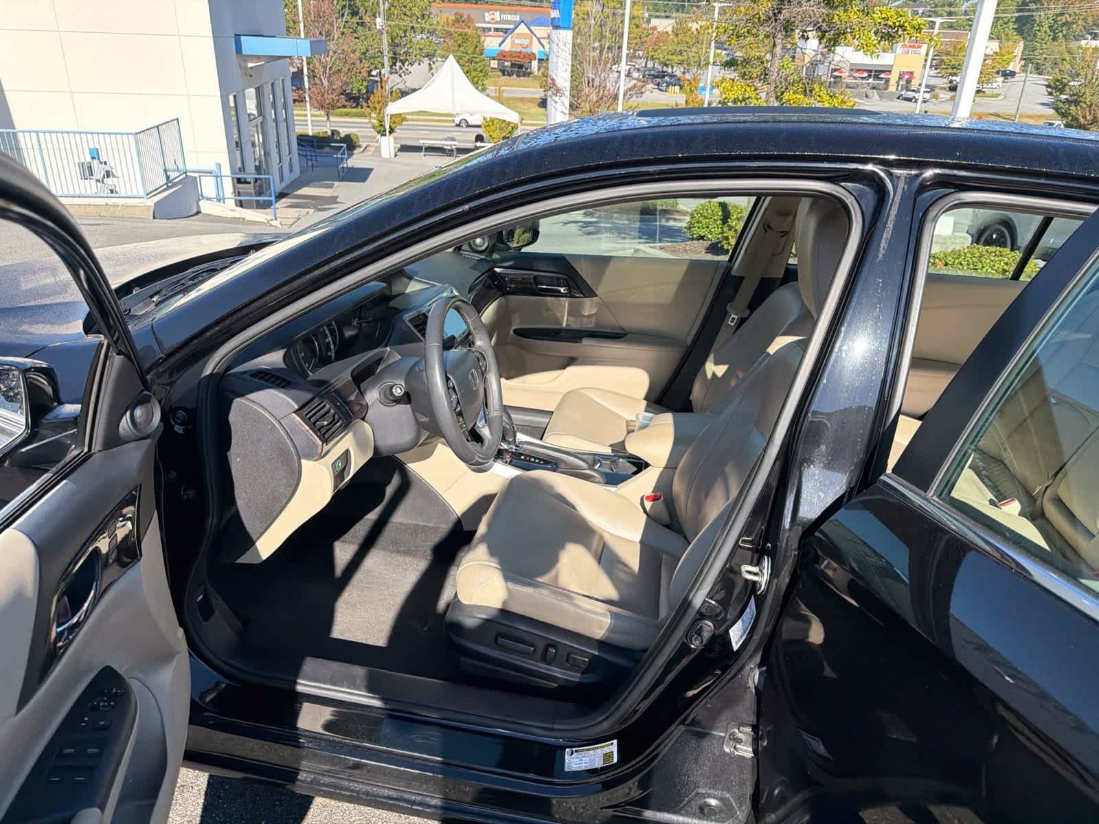 Used 2017 Honda Accord EX-L image 17