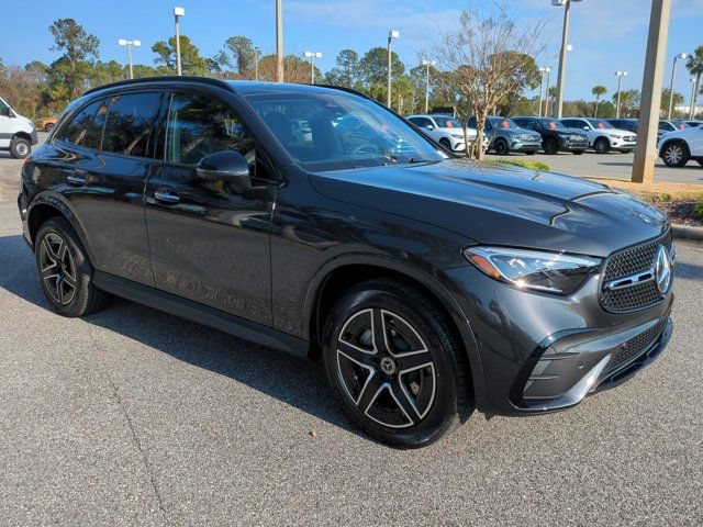 Used 2026 Mercedes-Benz GLC 300 4MATIC image 2