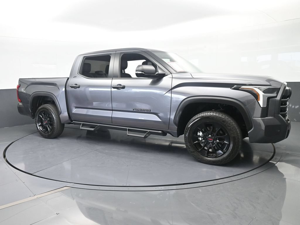 Used 2025 Toyota Tundra SR5 w/ SR5 Convenience Package AWD/4WD image 8