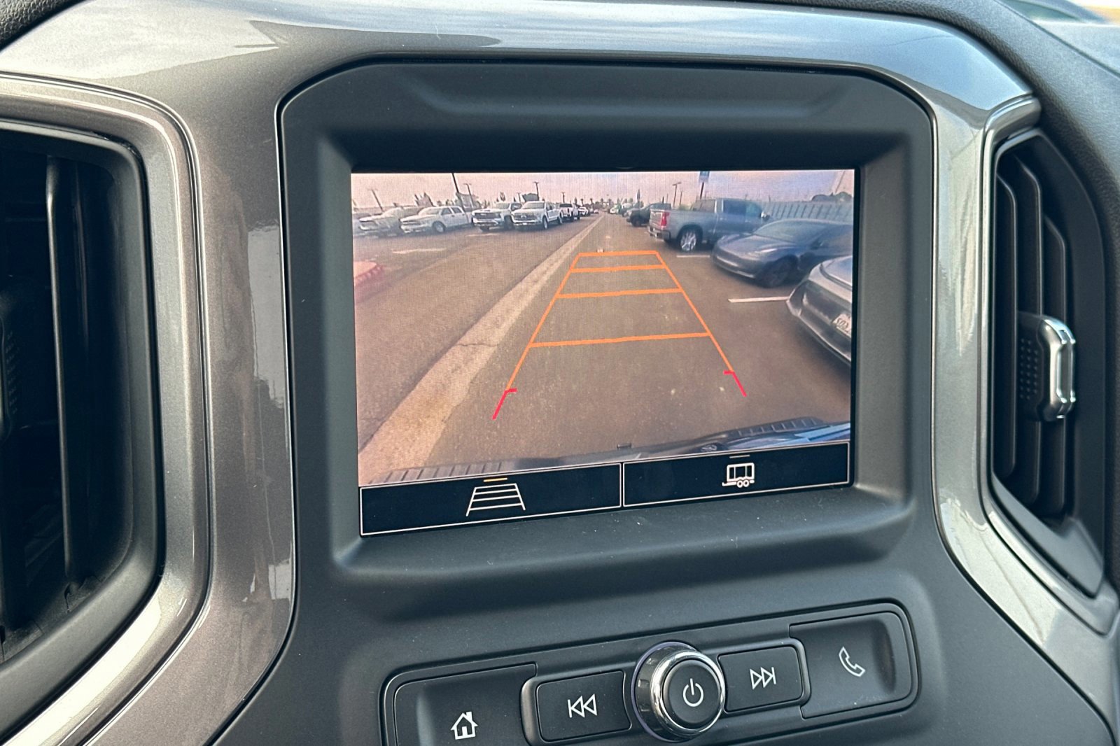 Used 2025 Chevrolet Silverado 1500 Custom Trail Boss w/ Dark Appearance Package image 18