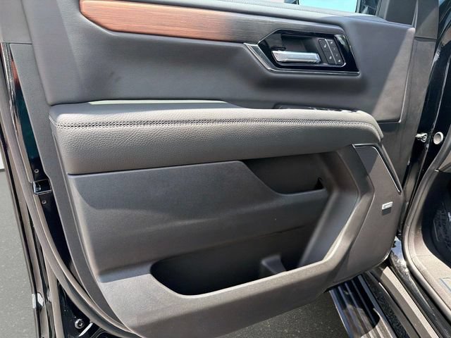 New 2026 GMC Yukon XL Denali w/ Denali Reserve Package AWD/4WD image 17
