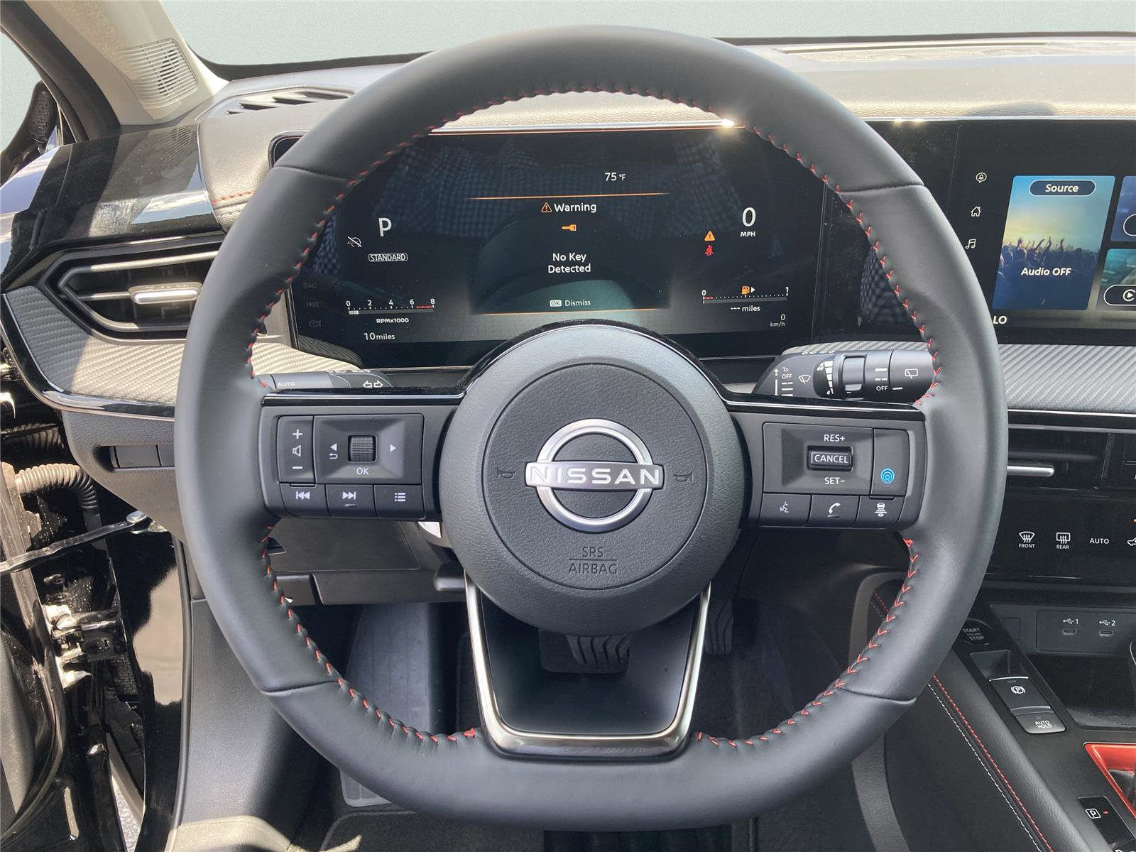 New 2025 Nissan Kicks SR image 13