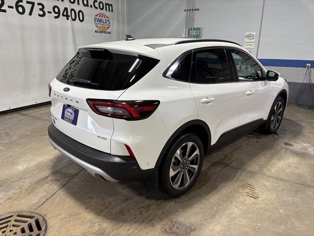 Used 2023 Ford Escape Platinum w/ Premium Technology Package image 10
