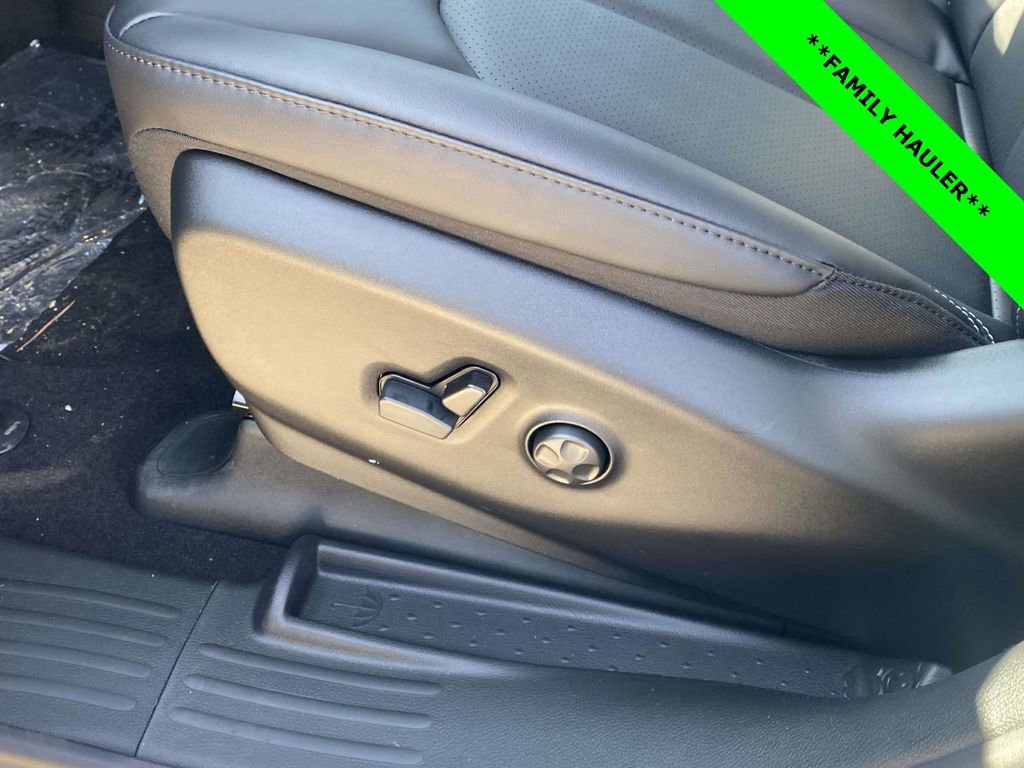 New 2026 Chrysler Pacifica Select image 18