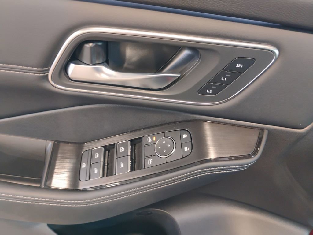 New 2026 Nissan Rogue Platinum w/ Platinum Premium Package image 17