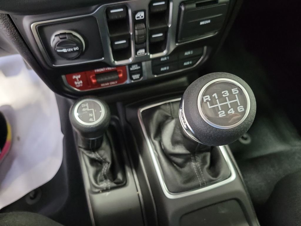 New 2026 Jeep Wrangler Unlimited Rubicon image 13