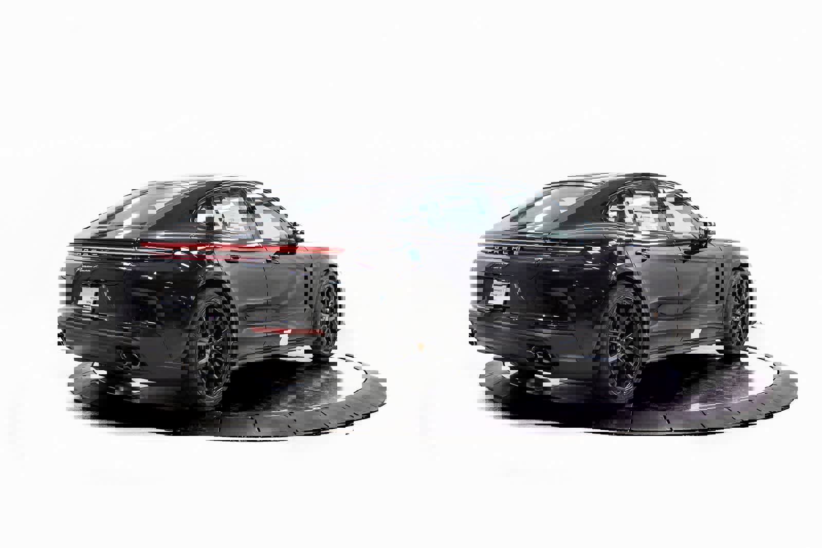 New 2025 Porsche Panamera 4 image 7