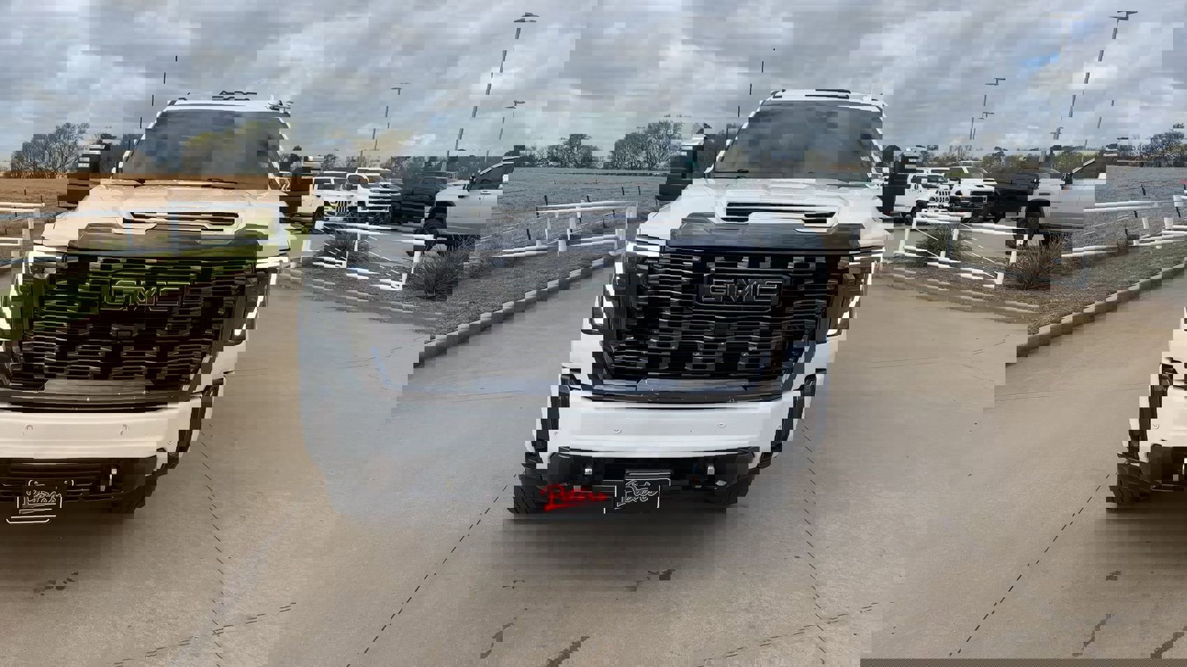 Used 2024 GMC Sierra 2500 Denali Ultimate image 3