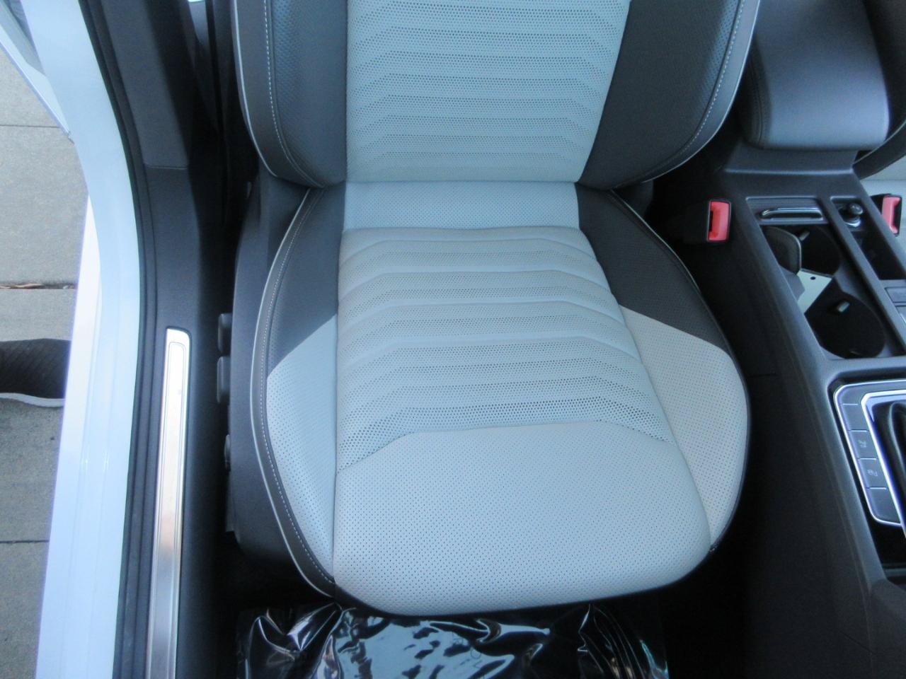 Used 2023 Volkswagen Arteon SEL Premium AWD/4WD image 29