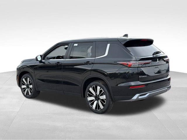 New 2026 Mitsubishi Outlander SE FWD image 3