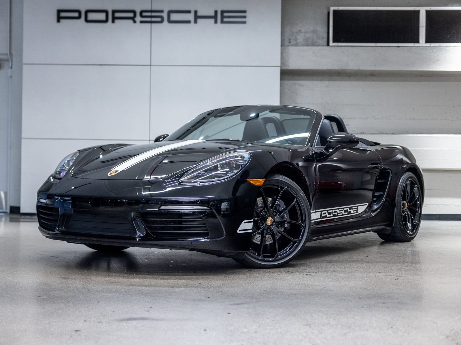 Certified 2024 Porsche 718 Boxster RWD image 1
