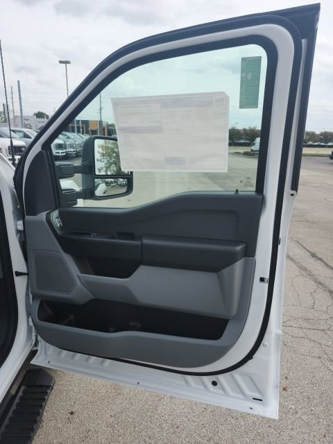 New 2026 Ford F350 XL w/ XL Chrome Package image 24