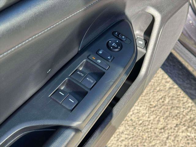 Used 2020 Honda Insight Touring image 16