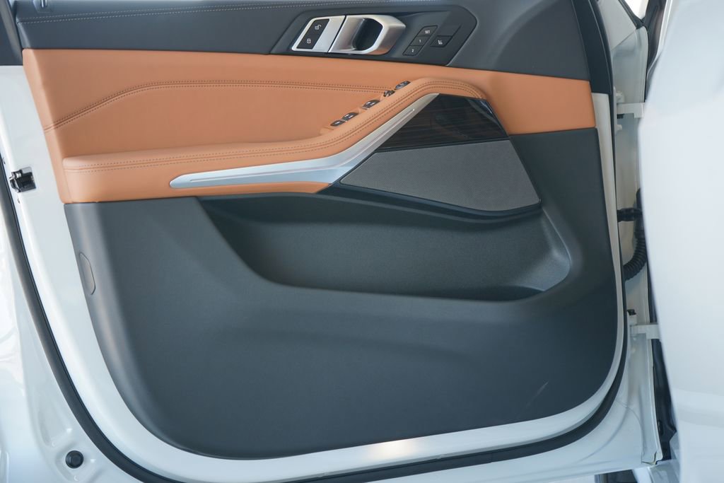 New 2026 BMW X5 xDrive40i w/ M Sport Package image 9