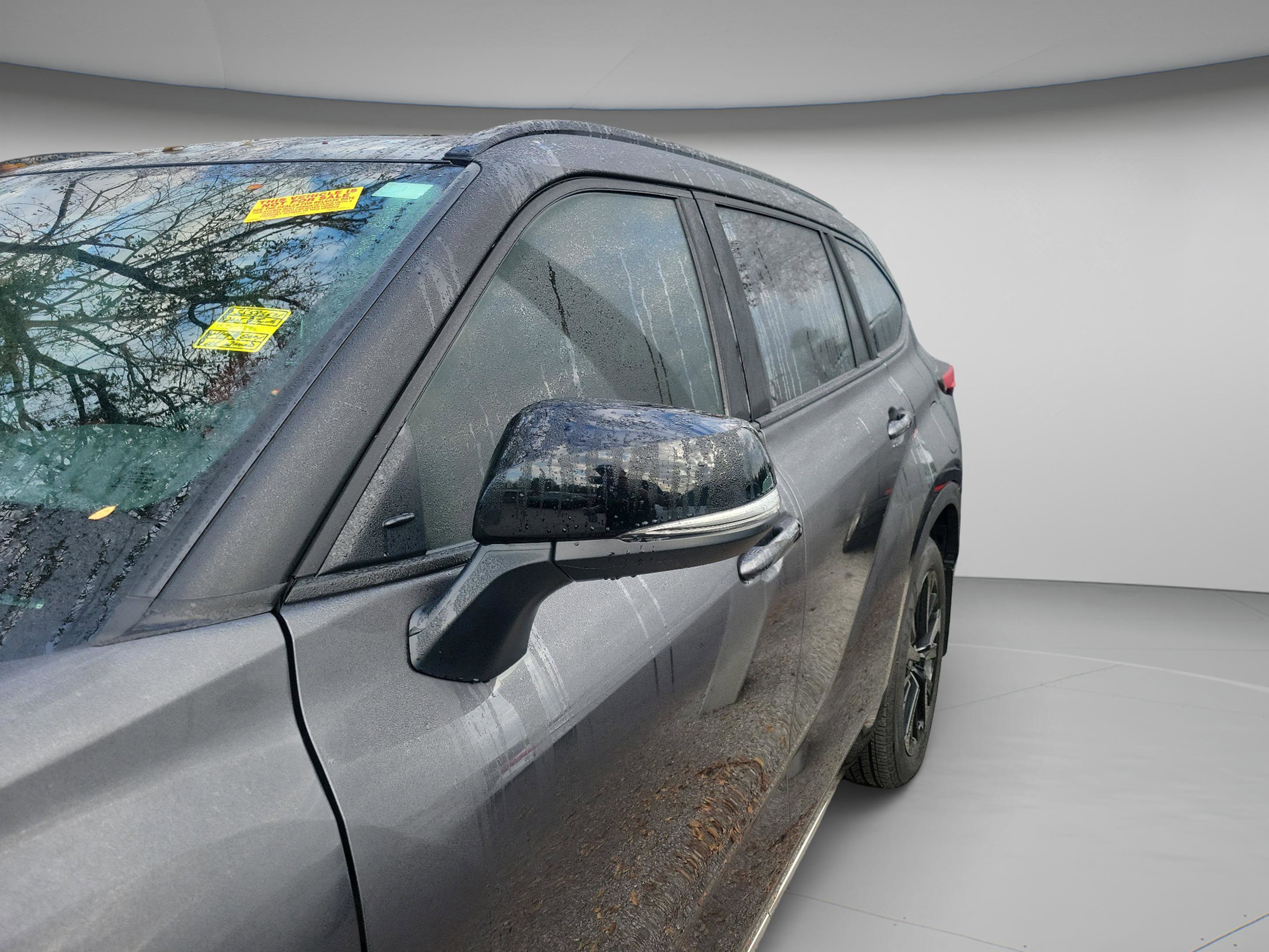 Used 2025 Toyota Highlander XSE image 18