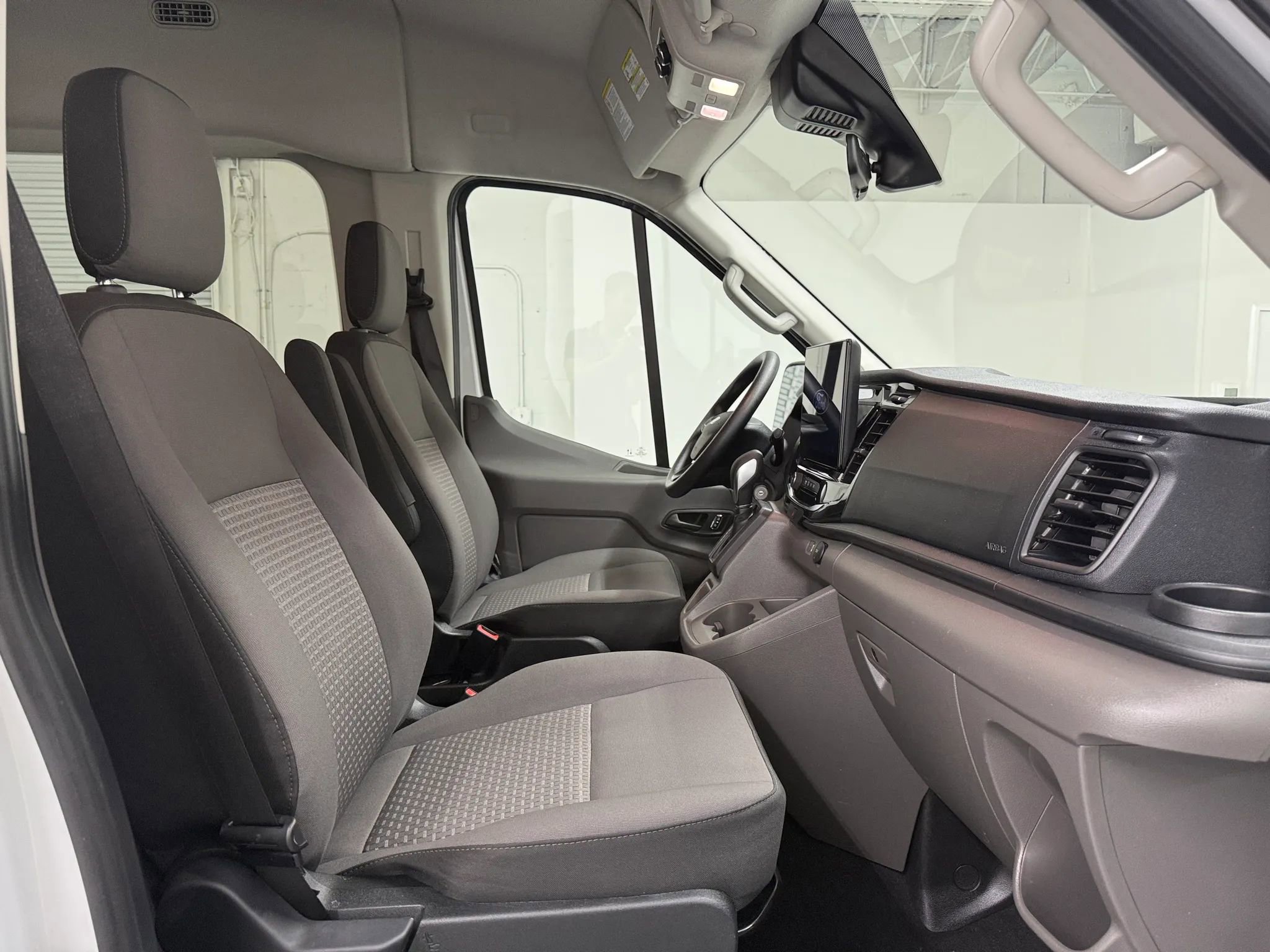 Used 2025 Ford Transit 350 XLT image 11