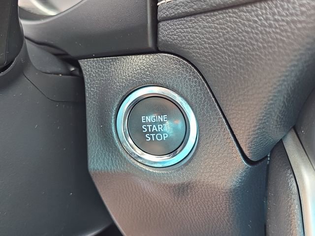 Used 2021 Toyota RAV4 XLE Premium image 31