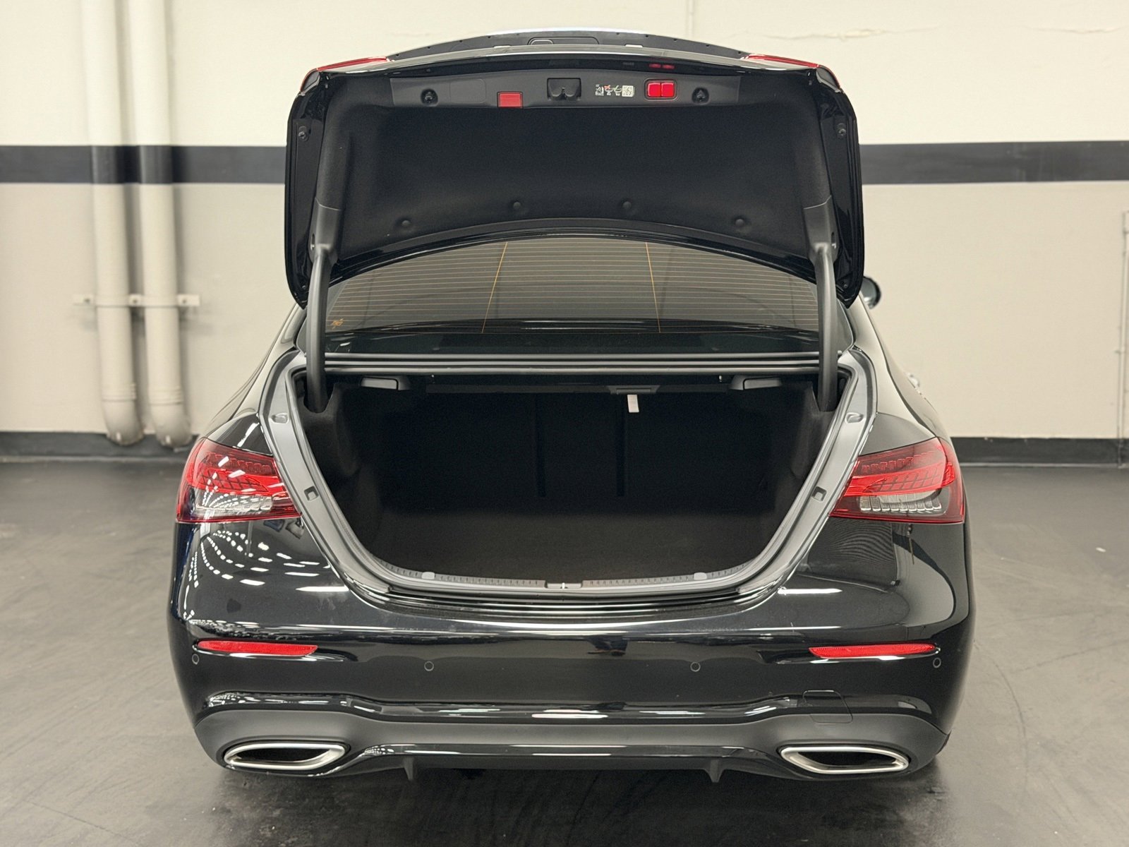 Used 2023 Mercedes-Benz E 350 Sedan image 16