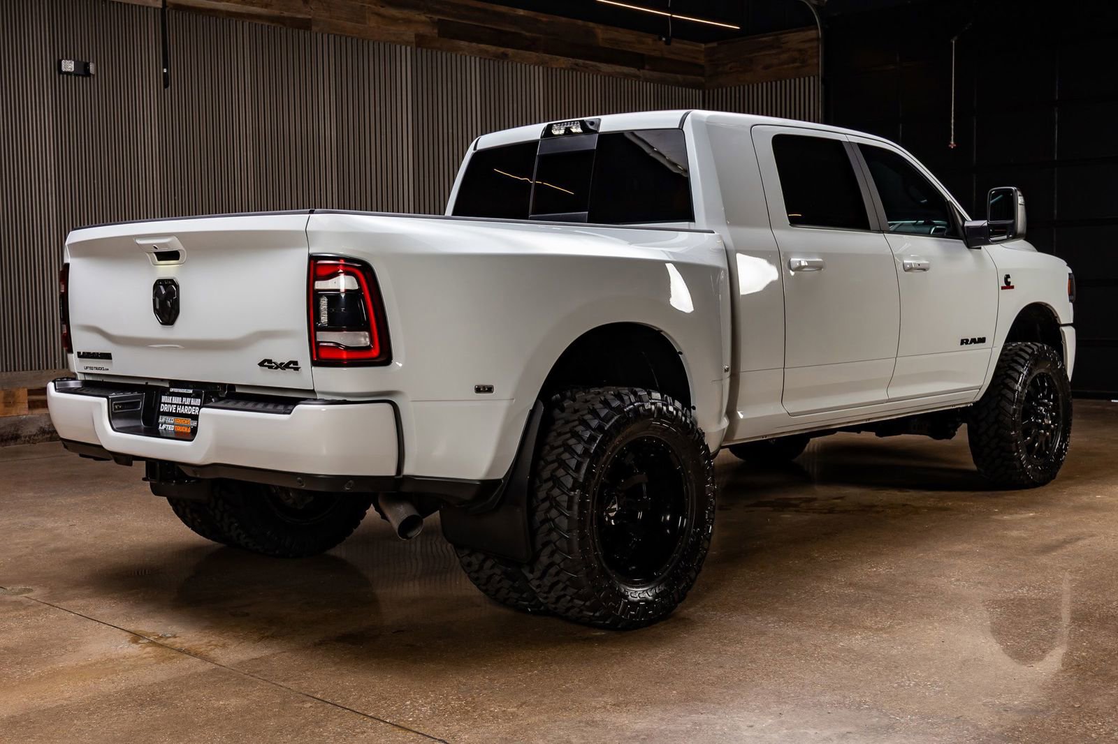 Used 2024 RAM 3500 Laramie w/ Night Edition image 10