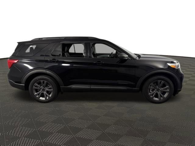 Used 2021 Ford Explorer XLT w/ Equipment Group 202A AWD/4WD image 11