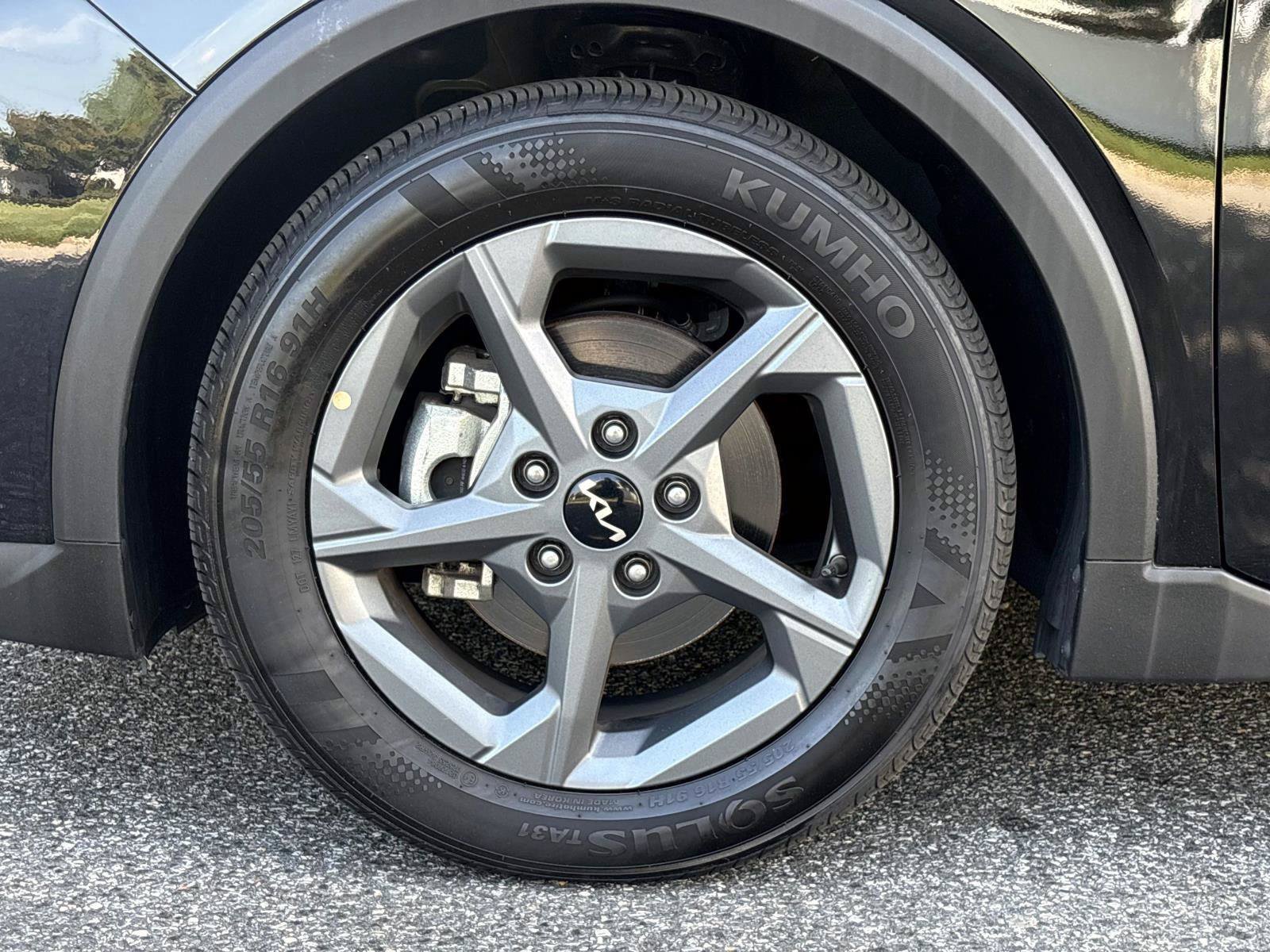Certified 2025 Kia K4 FWD image 30