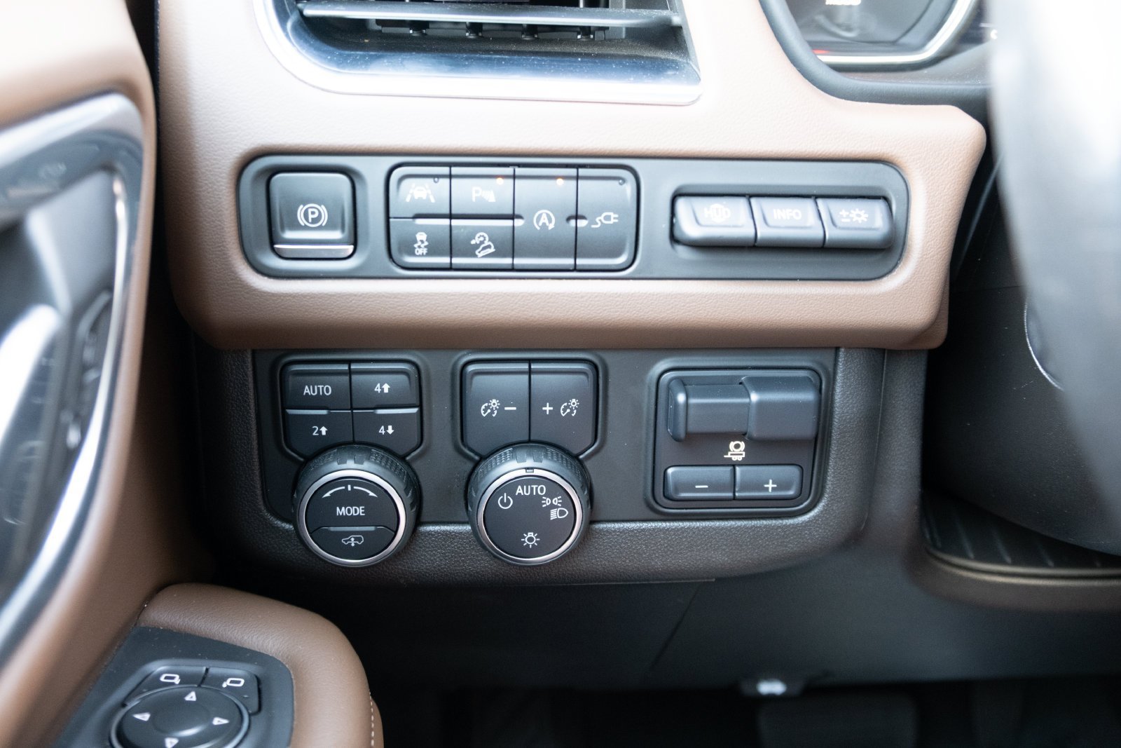 Used 2021 Chevrolet Tahoe High Country AWD/4WD image 10