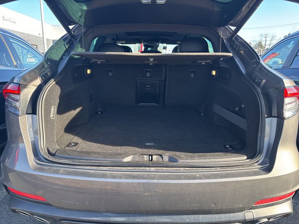 Used 2023 Maserati Levante Modena image 18