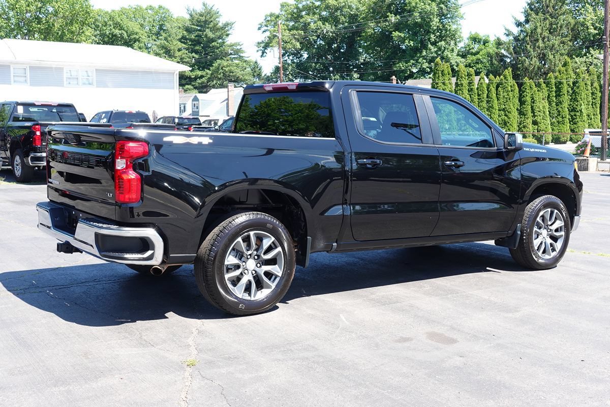 Used 2024 Chevrolet Silverado 1500 LT AWD/4WD image 3
