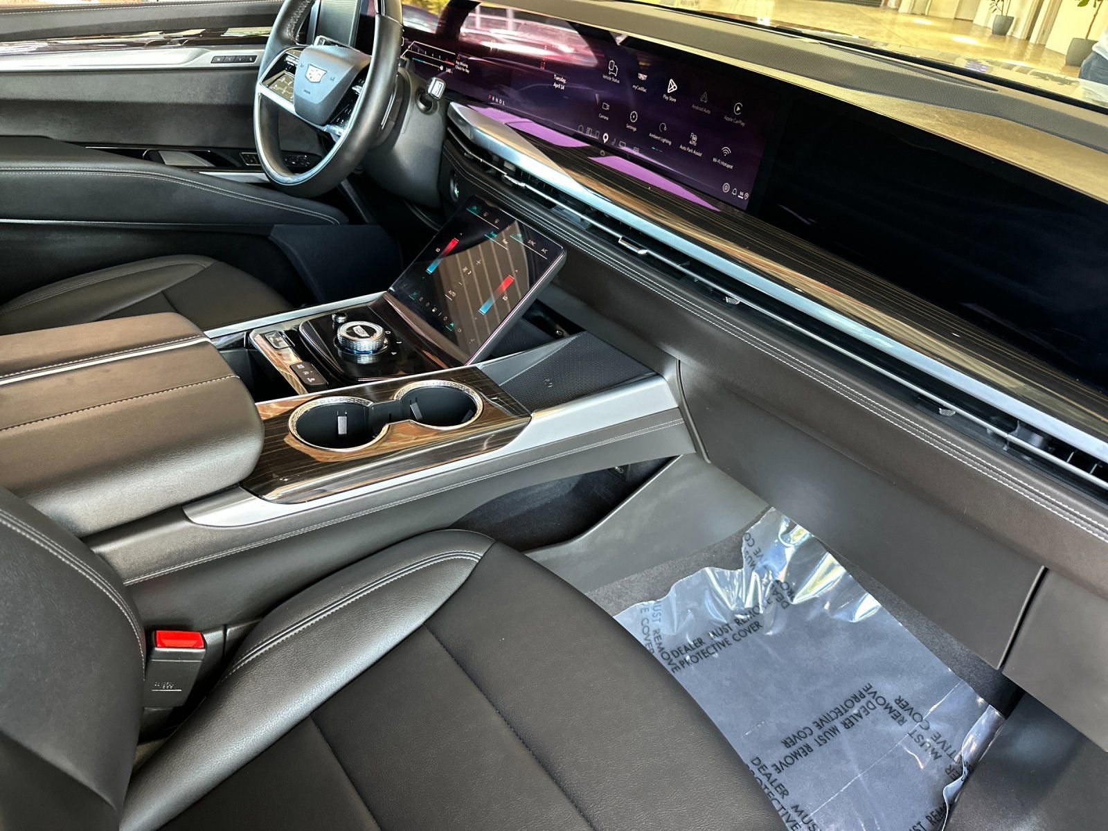 Used 2025 Cadillac Escalade ESV Luxury image 22