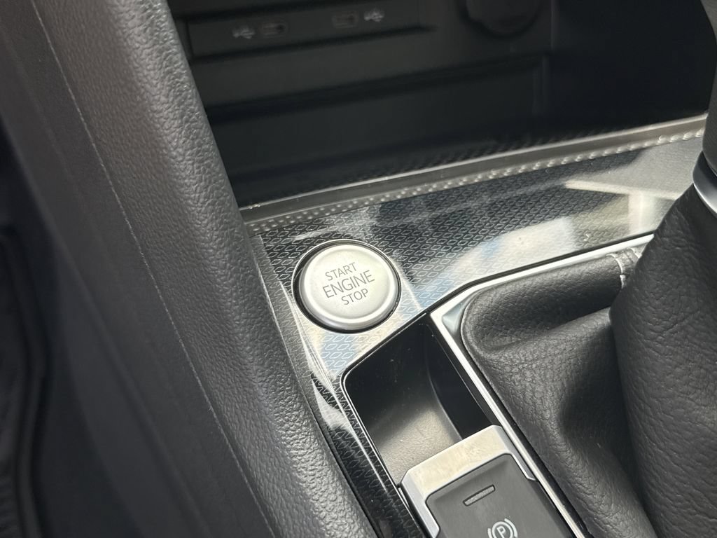 New 2026 Volkswagen Taos SE FWD image 18