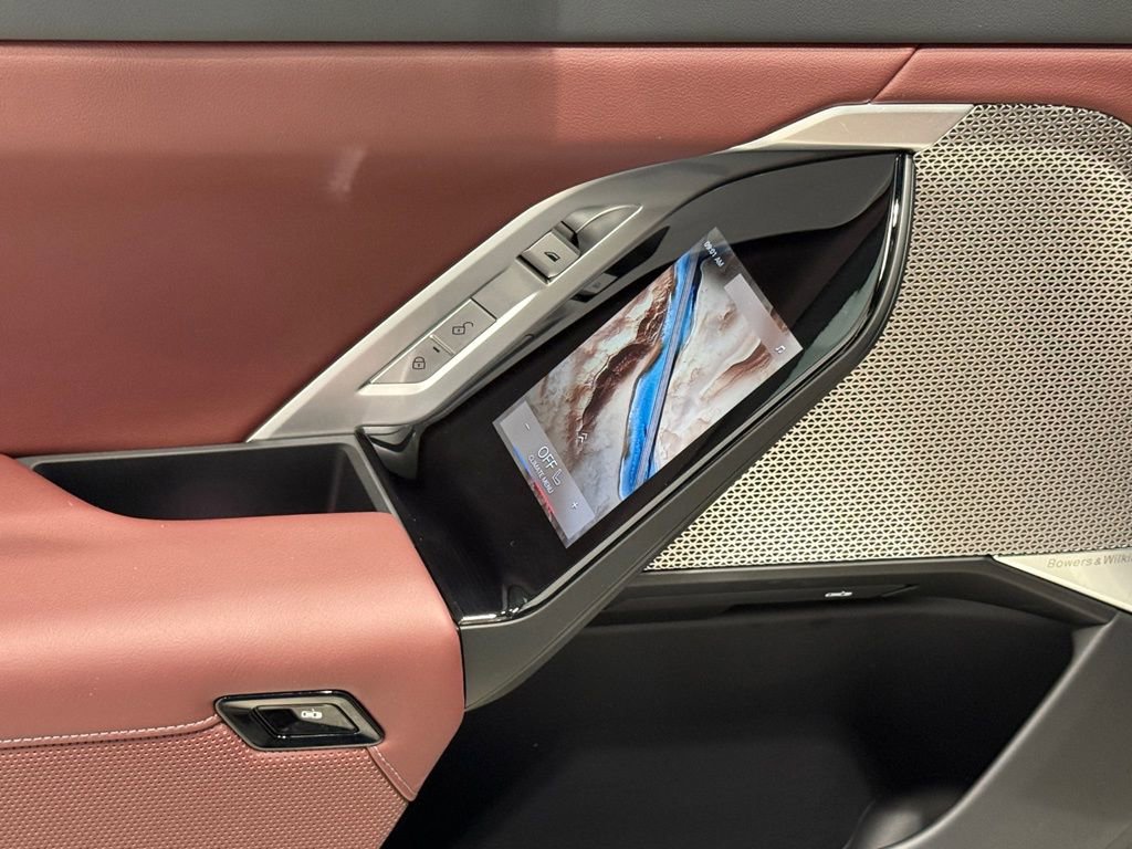 Used 2023 BMW 760i xDrive image 22