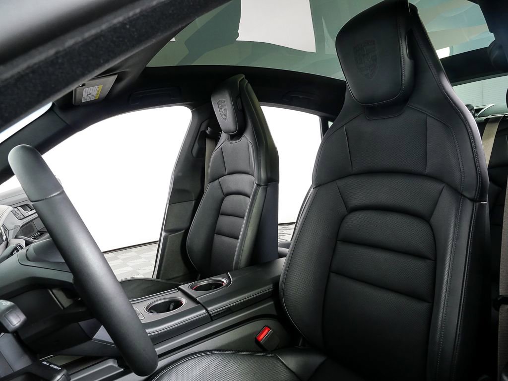 Certified 2024 Porsche Taycan 4S image 5
