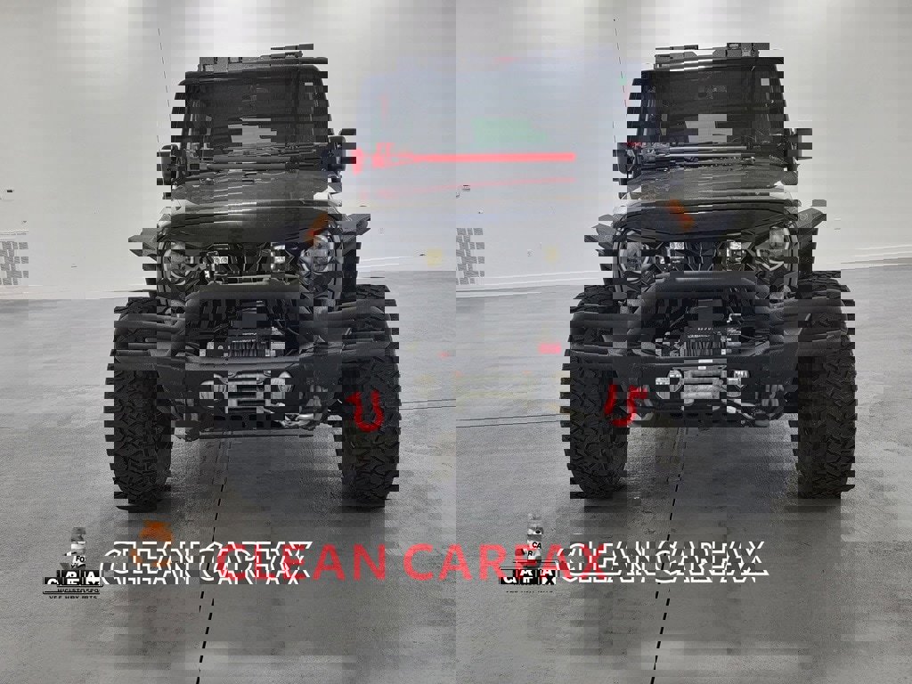 Used 2018 Jeep Wrangler Unlimited Rubicon w/ Connectivity Group image 3