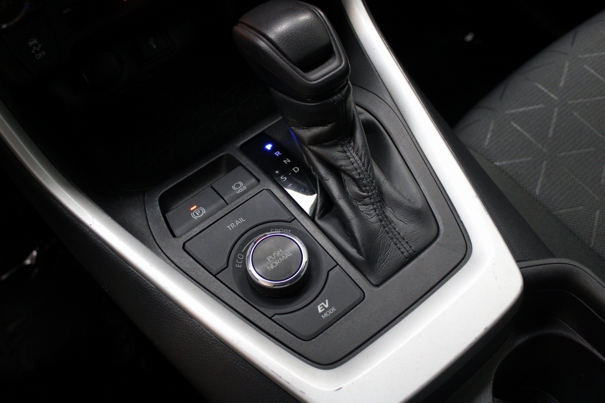 Used 2021 Toyota RAV4 XLE image 37