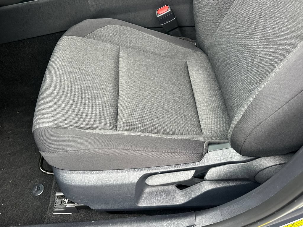 Used 2025 Toyota Camry LE AWD/4WD image 19
