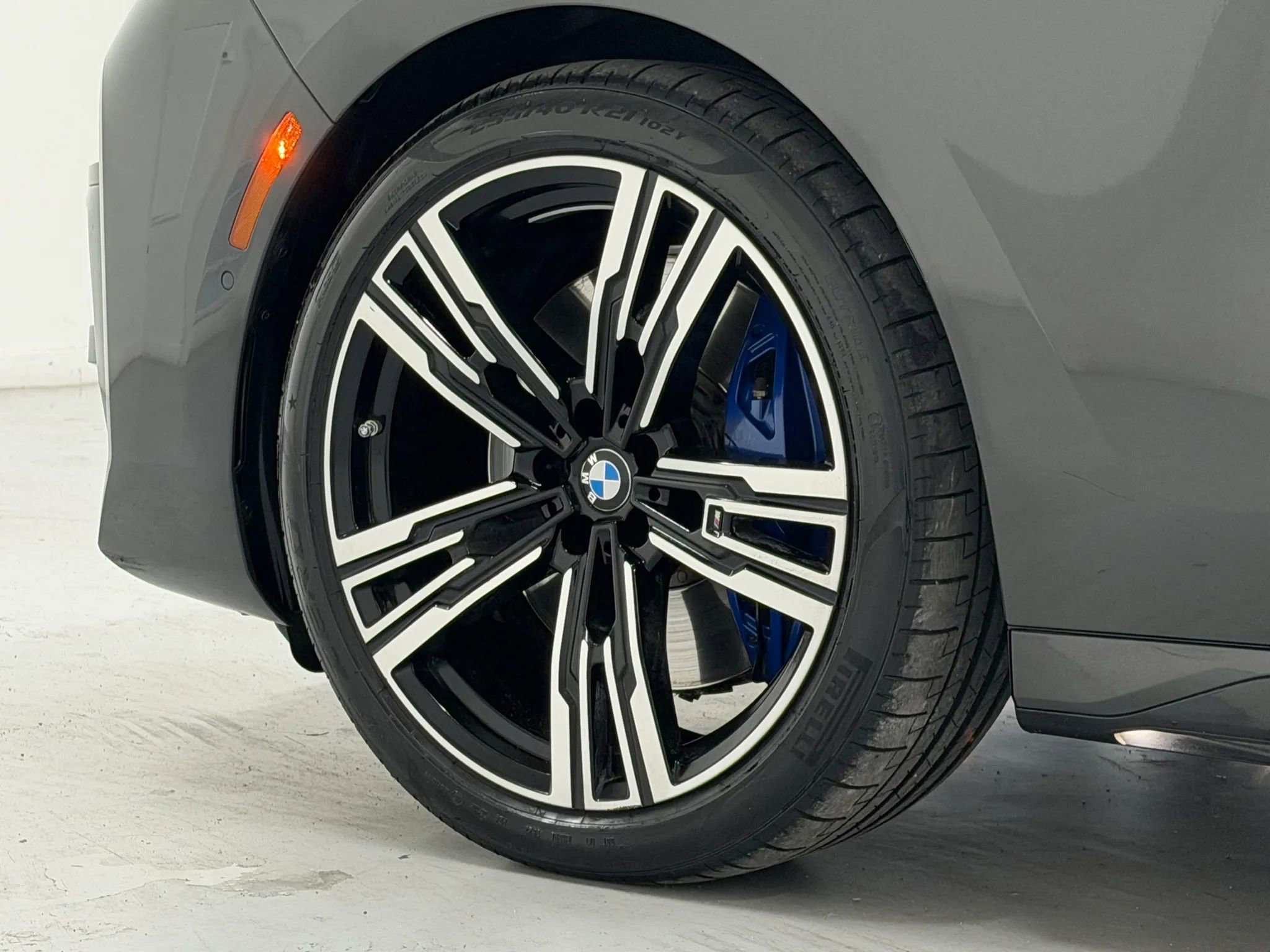 Used 2024 BMW 760i xDrive AWD/4WD image 54