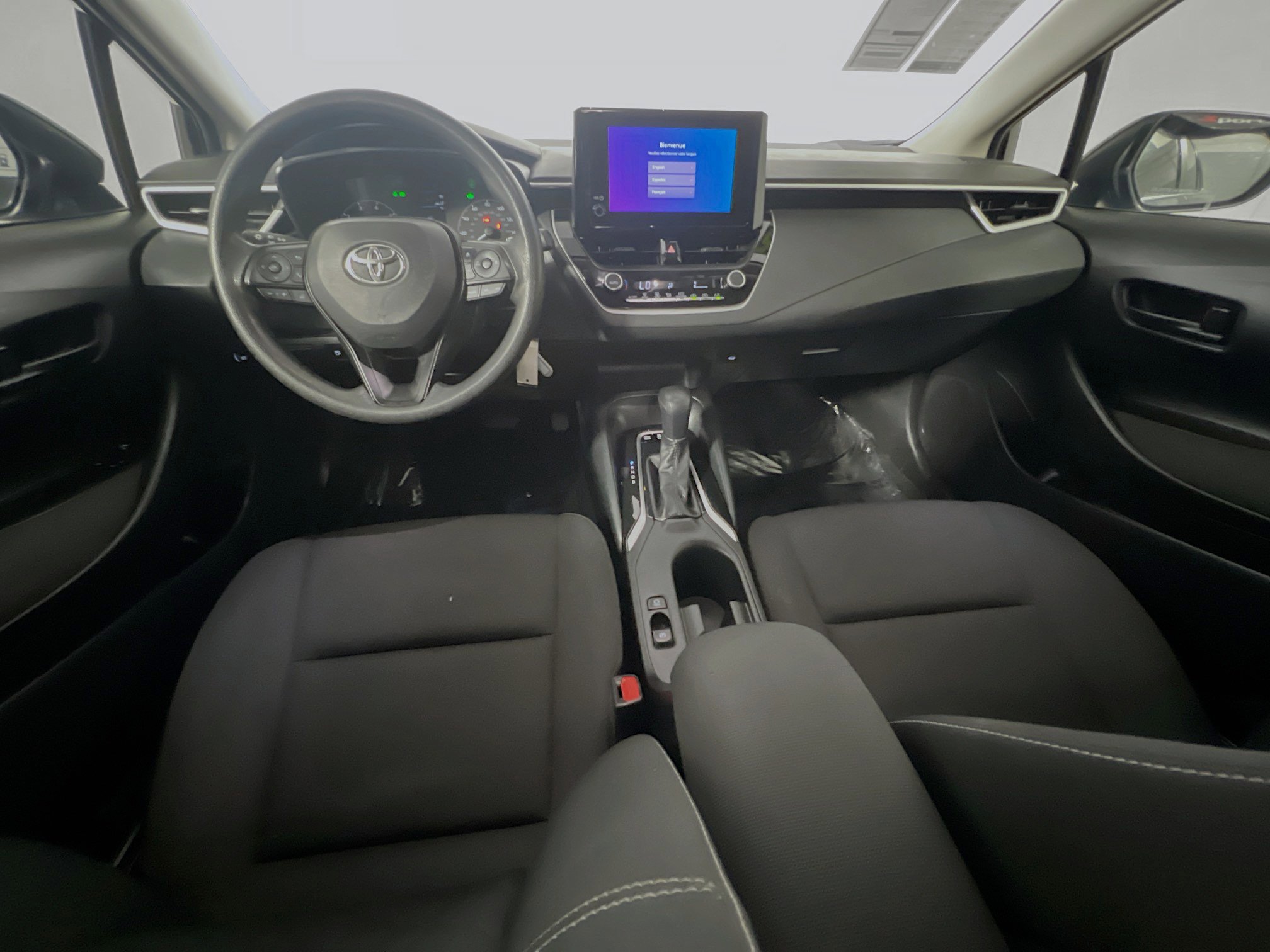 Used 2025 Toyota Corolla LE FWD image 28