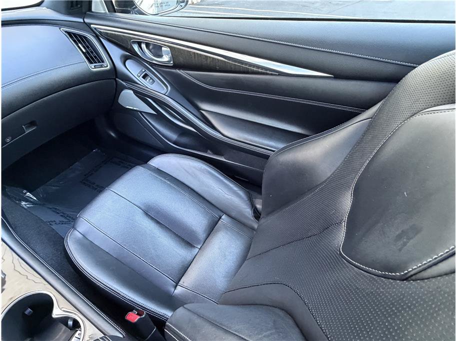 Used 2017 INFINITI Q60 3.0t w/ Premium Plus Package 3.0T RWD image 11