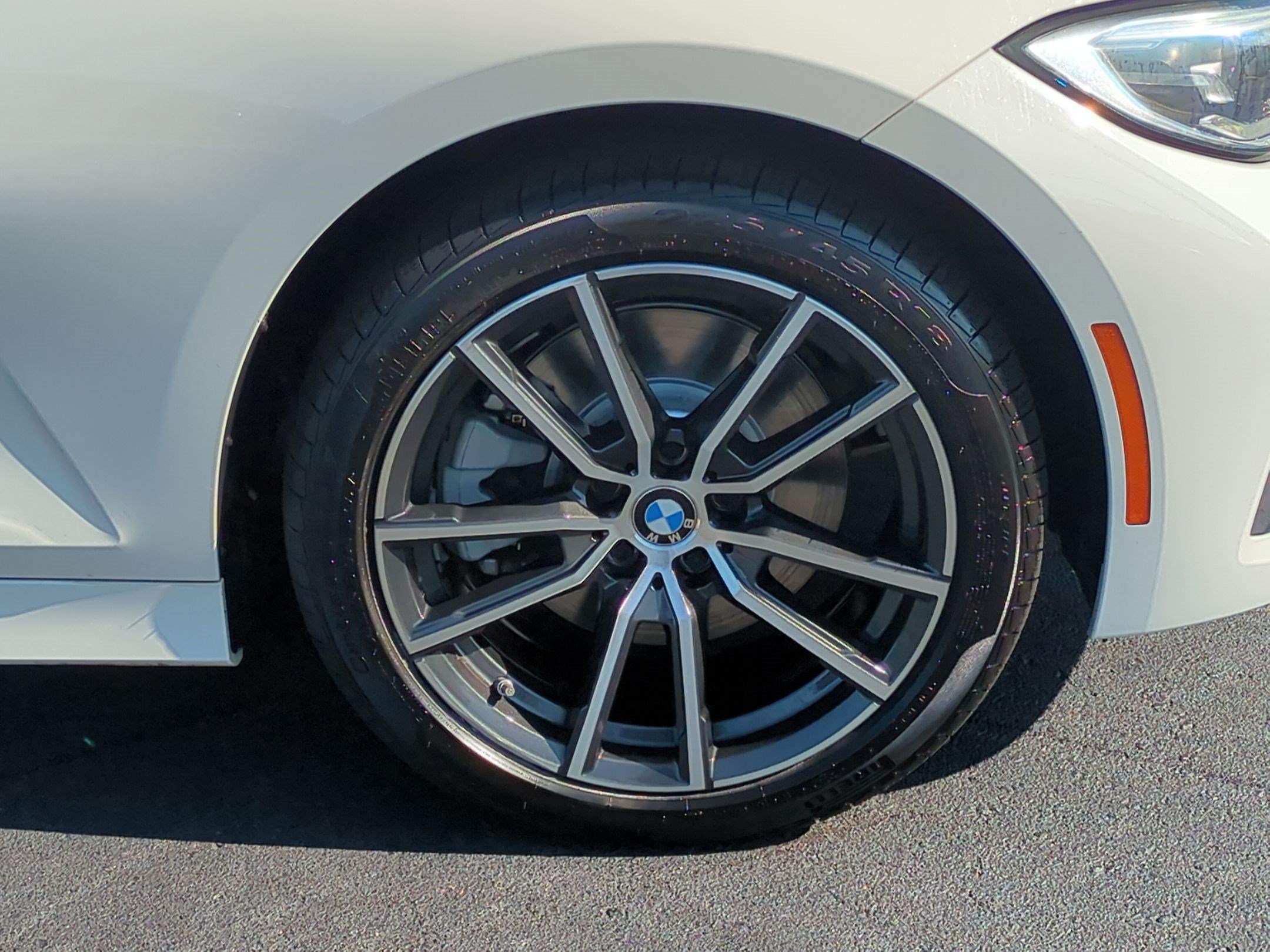 Certified 2022 BMW 330i xDrive Sedan w/ Premium Package 2 AWD/4WD image 12
